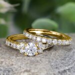 Huitan  New Trendy Set Rings Women Luxury Paved Dazzling Crystal Cubic Zirconia Fashion Wedding Engagement Bridal Jewelry