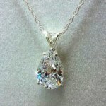 Huitan Water Drop Cubic Zirconia Crystal Women's Necklace Simple and Elegant Female Accessories Gift Wedding Jewelry 2021 Trendy
